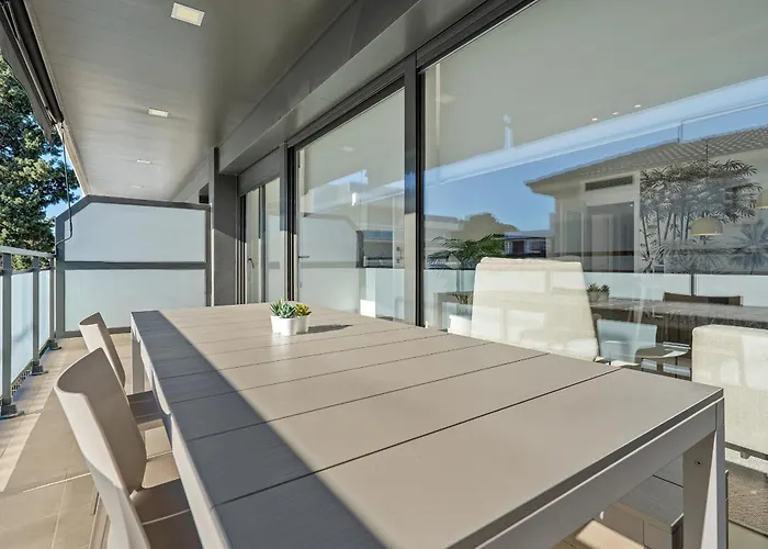 Hauzify I Apartaments Coral
