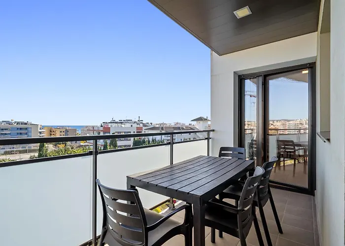 Hauzify I Apartaments Coral